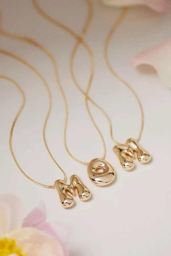 Mặt dây chữ cái "Bubbly"